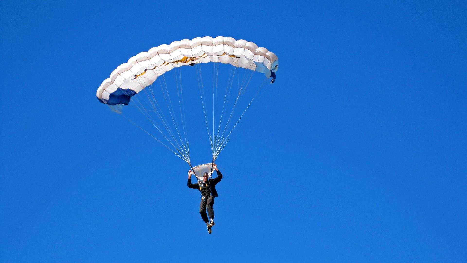 九游体育登录入口-少年骑士挑战赛：青少年的速度对决，少年骑士队百度百科